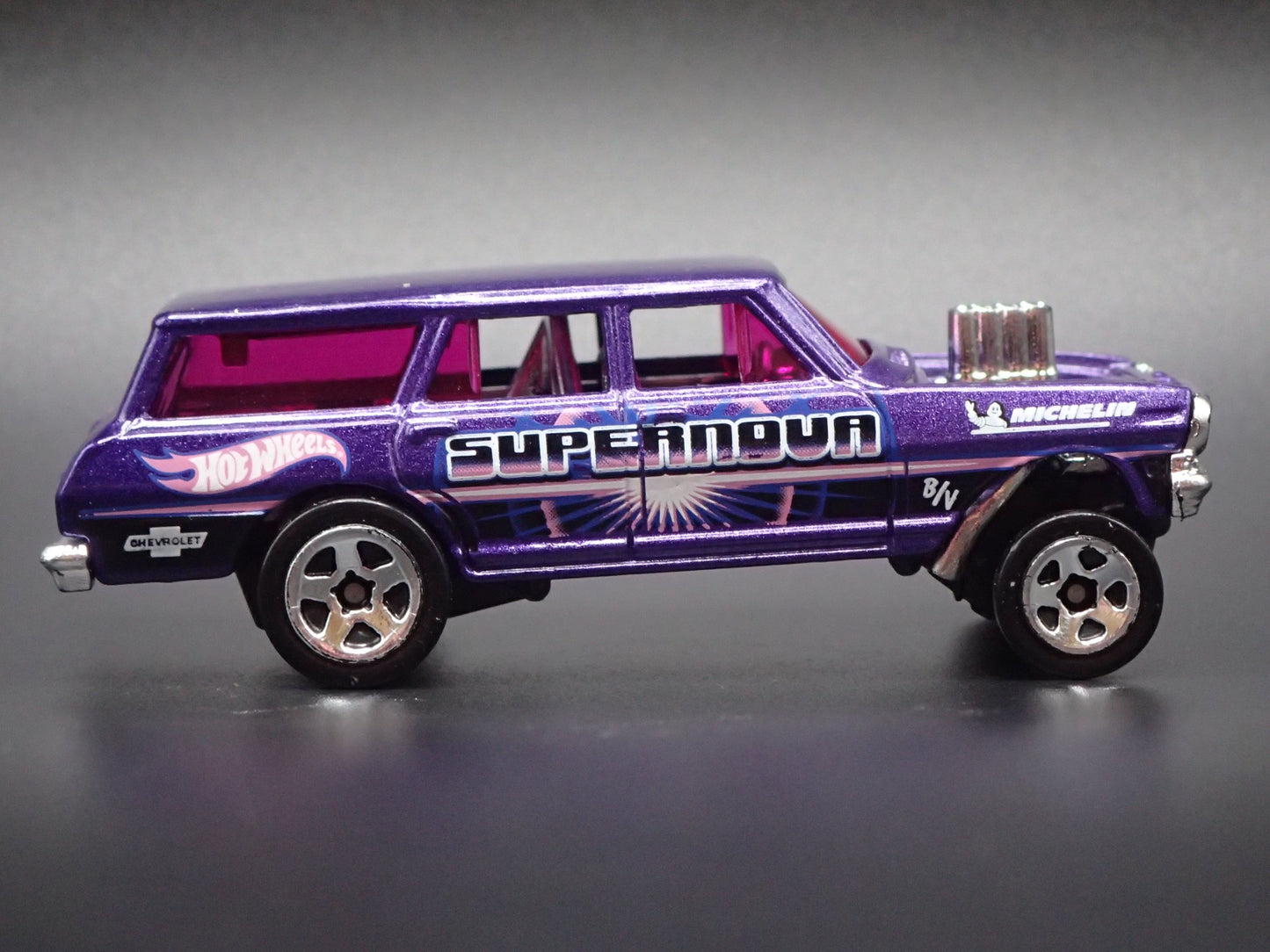 1964 CHEVY CHEVROLET NOVA II STATION WAGON GASSER 1:64 SCALE DIECAST MODEL CAR