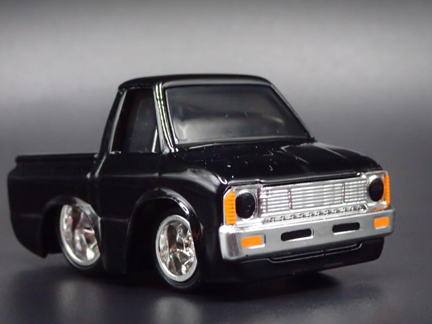 1981 81 TOYOTA HI LUX PICKUP TRUCK CAR TUNED BLACK 1/64 SCALE DIECAST MODEL CAR