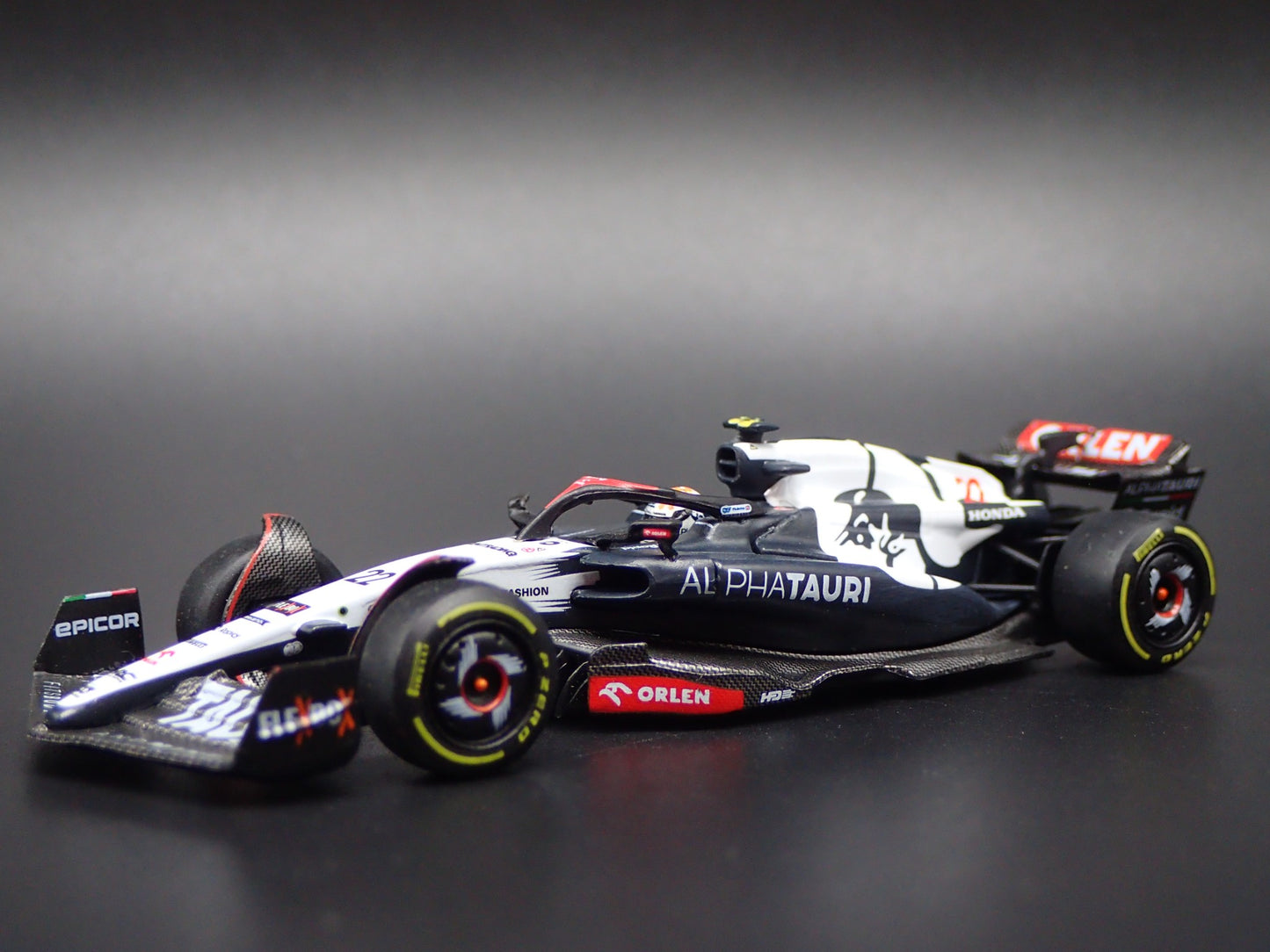 ALPHA TAURI AT04 #22 F1 YUKI TSUNODA 2023 AUS GP 1:64 SCALE DIECAST MODEL CAR