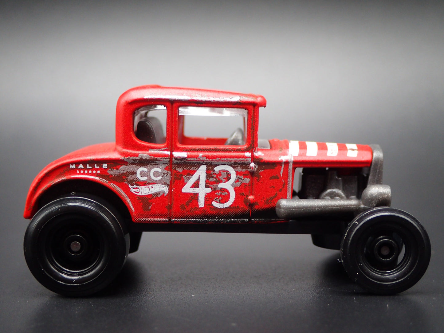 1931 31 FORD MODEL A CUSTOM RED 1:64 SCALE COLLECTIBLE DIORAMA DIECAST MODEL CAR
