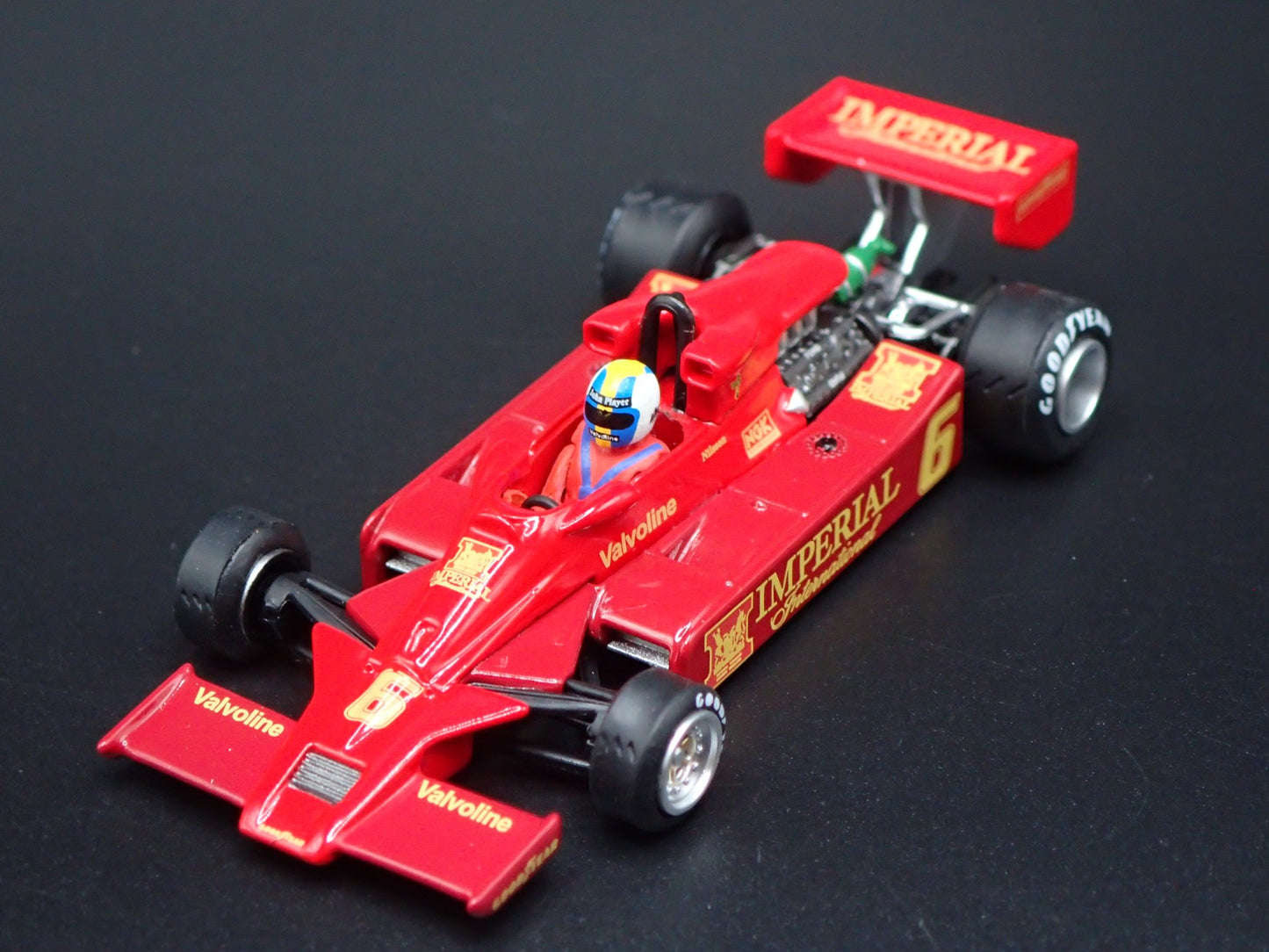 F1 LOTUS 78 6 1977 PRESENTATION GUNNAR NILSSON 1:64 SCALE DIECAST MODEL CAR