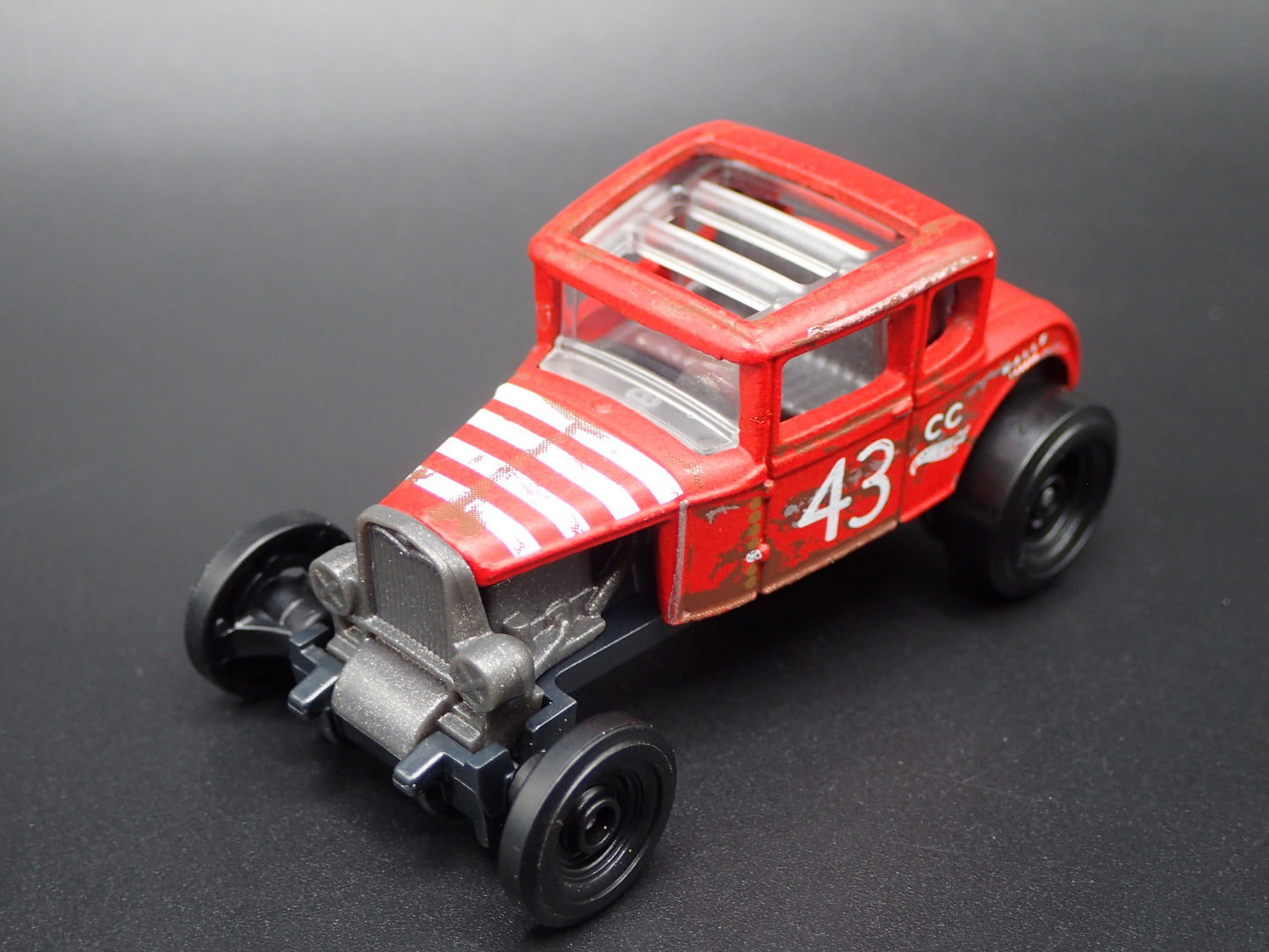 1931 31 FORD MODEL A CUSTOM RED 1:64 SCALE COLLECTIBLE DIORAMA DIECAST MODEL CAR