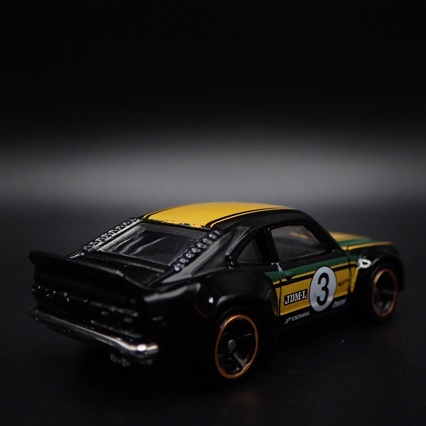 1971-1978 MAZDA RX3 JDM-L RACE 1:64 SCALE COLLECTIBLE DIORAMA DIECAST MODEL CAR