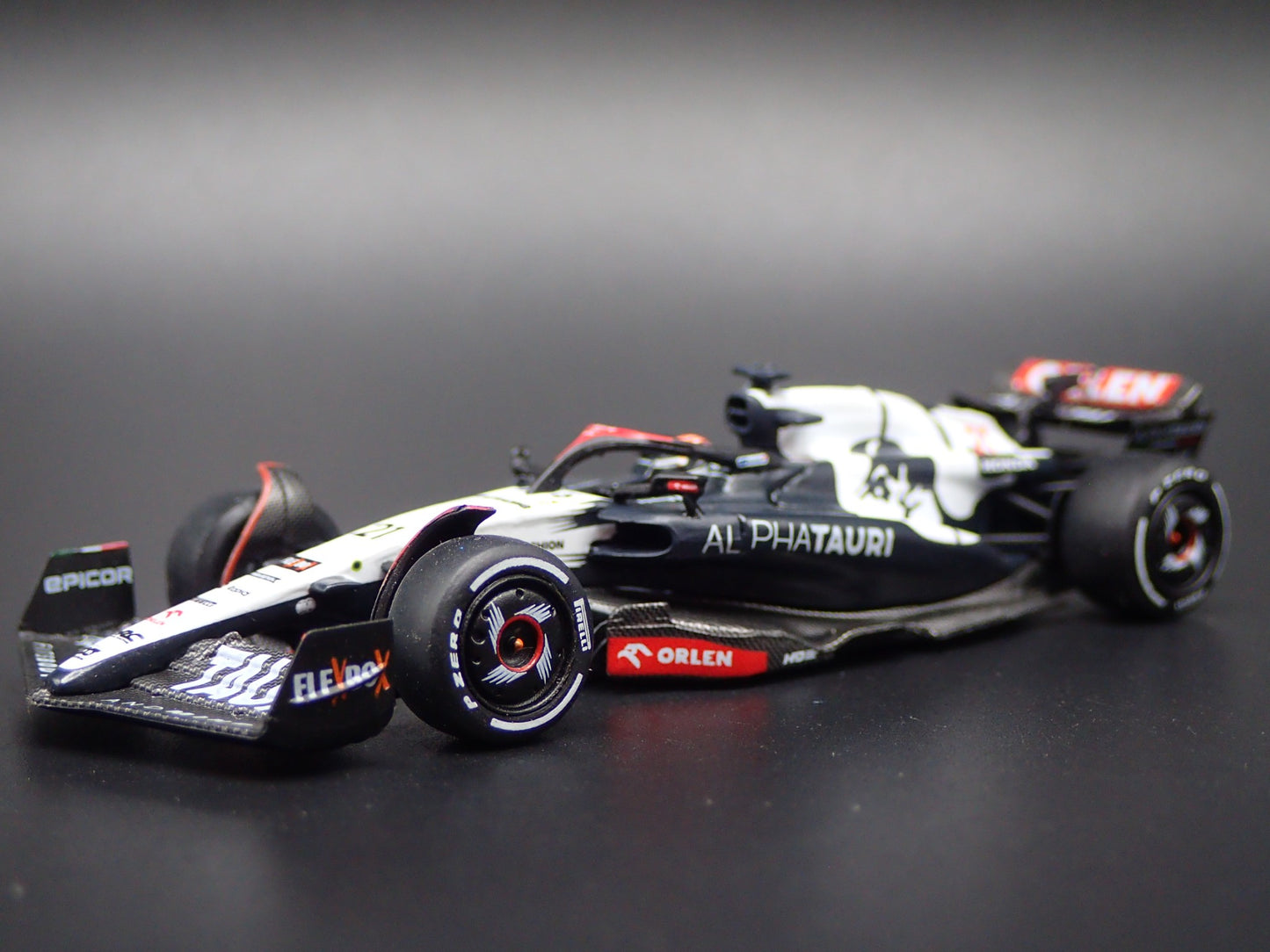 ALPHA TAURI AT04 #21 F1 NYCK DE VRIES 2023 AUS GP 1:64 SCALE DIECAST MODEL CAR