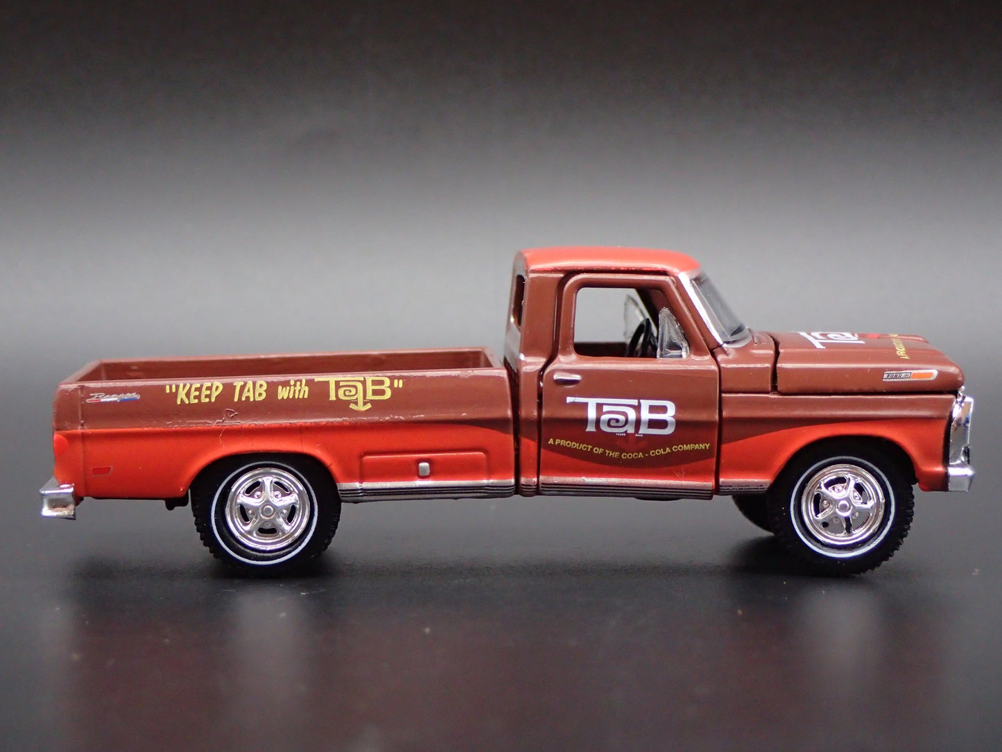 1969 69 FORD F100 RANGER PICKUP TRUCK TAB 1:64 SCALE DIORAMA DIECAST MODEL CAR