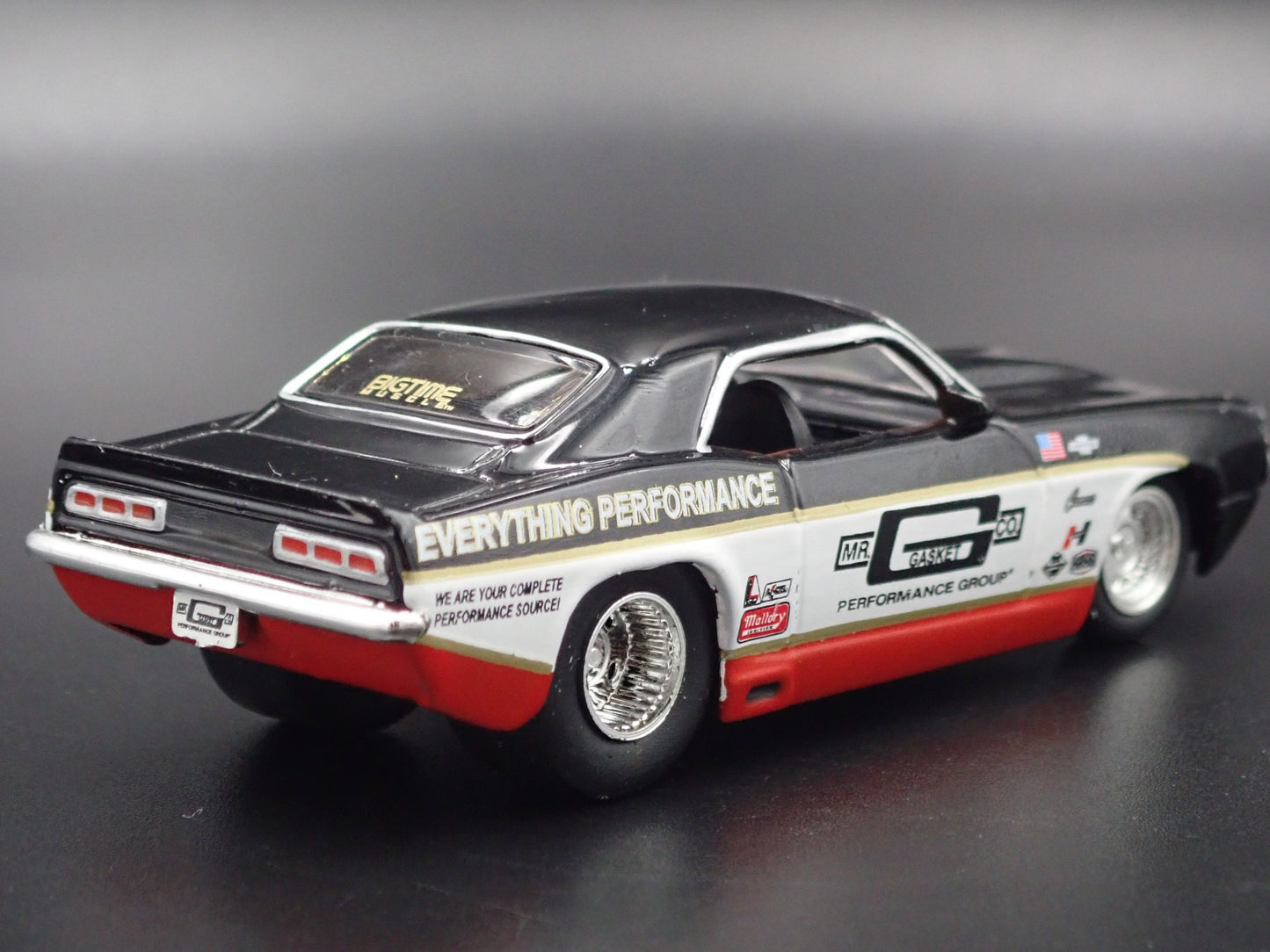 1969 69 CHEVY CHEVROLET CAMARO MR GASKET 1:64 SCALE DIORAMA DIECAST MODEL CAR