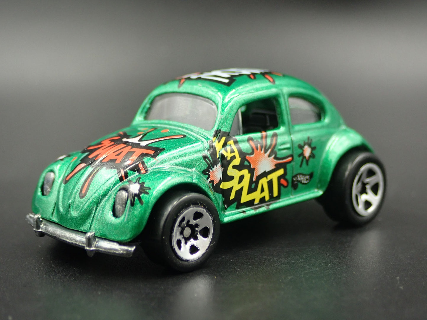 1960-1967 VW VOLKSWAGEN CLASSIC BEETLE BUG 1:64 SCALE DIORAMA DIECAST MODEL CAR
