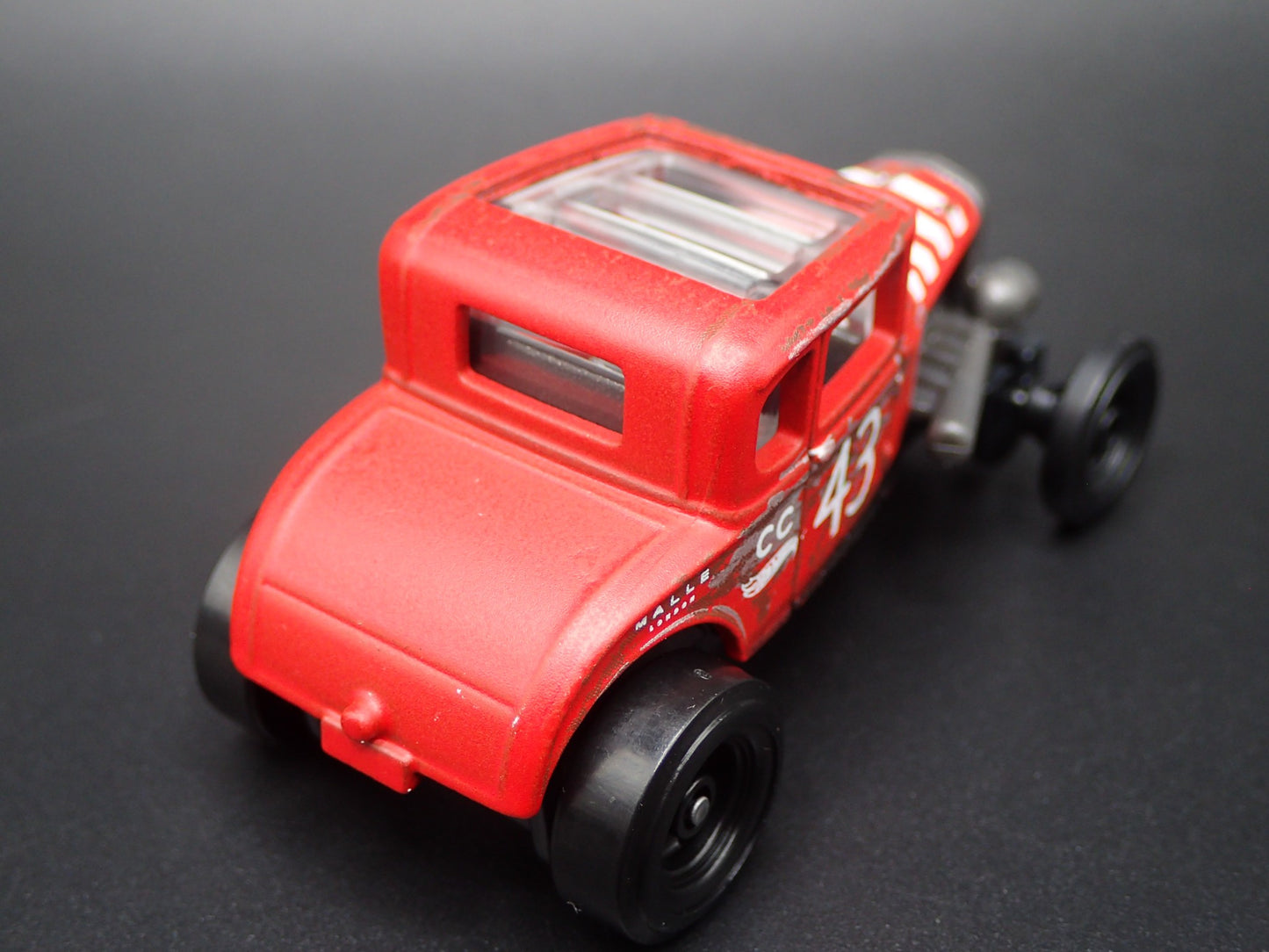 1931 31 FORD MODEL A CUSTOM RED 1:64 SCALE COLLECTIBLE DIORAMA DIECAST MODEL CAR