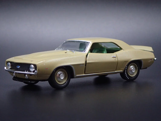 1969 69 CHEVY CHEVROLET CAMARO COPO 427 1:64 SCALE DIORAMA DIECAST MODEL CAR