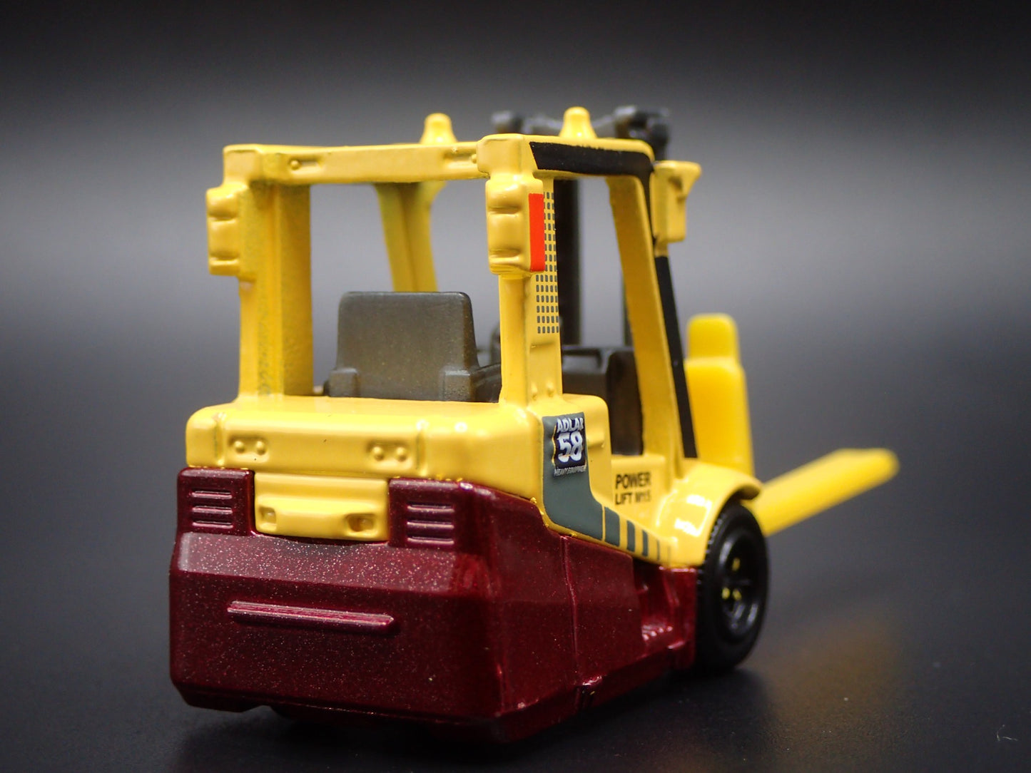 CONSTRUCTION FORKLIFT YELLOW 1:64 MB SCALE COLLECTIBLE DIORAMA DIECAST MODEL CAR