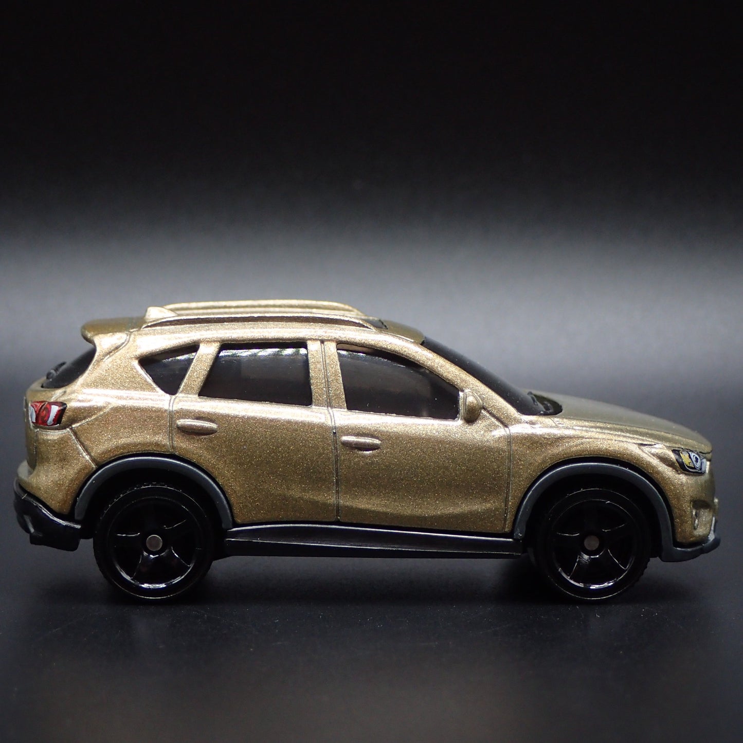 2013 - 2016 MAZDA CX5 SUV GOLD 1:64 SCALE COLLECTIBLE DIORAMA DIECAST MODEL CAR