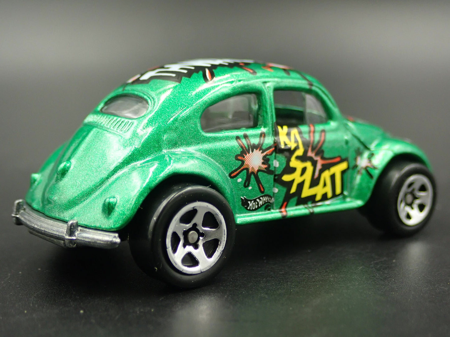 1960-1967 VW VOLKSWAGEN CLASSIC BEETLE BUG 1:64 SCALE DIORAMA DIECAST MODEL CAR