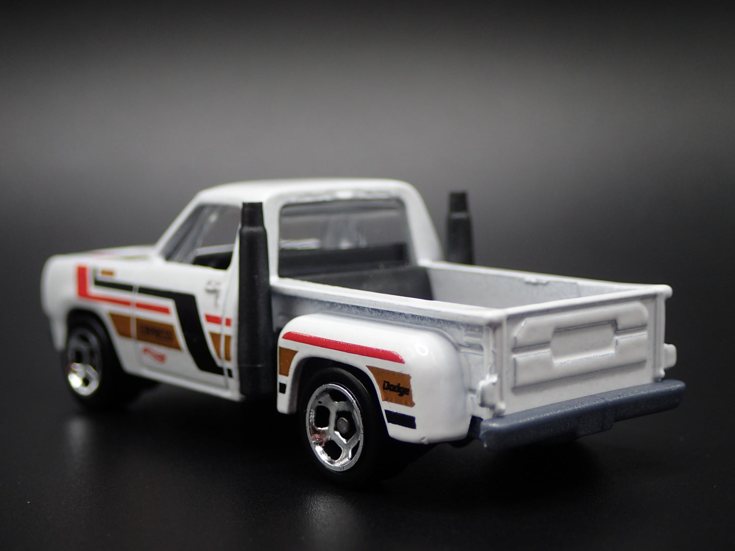 1978 78 DODGE WARLOCK PICKUP TRUCK WHITE 1/64 SCALE DIORAMA DIECAST MODEL CAR