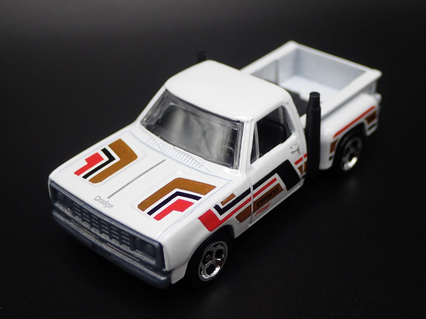 1978 78 DODGE WARLOCK PICKUP TRUCK WHITE 1/64 SCALE DIORAMA DIECAST MODEL CAR