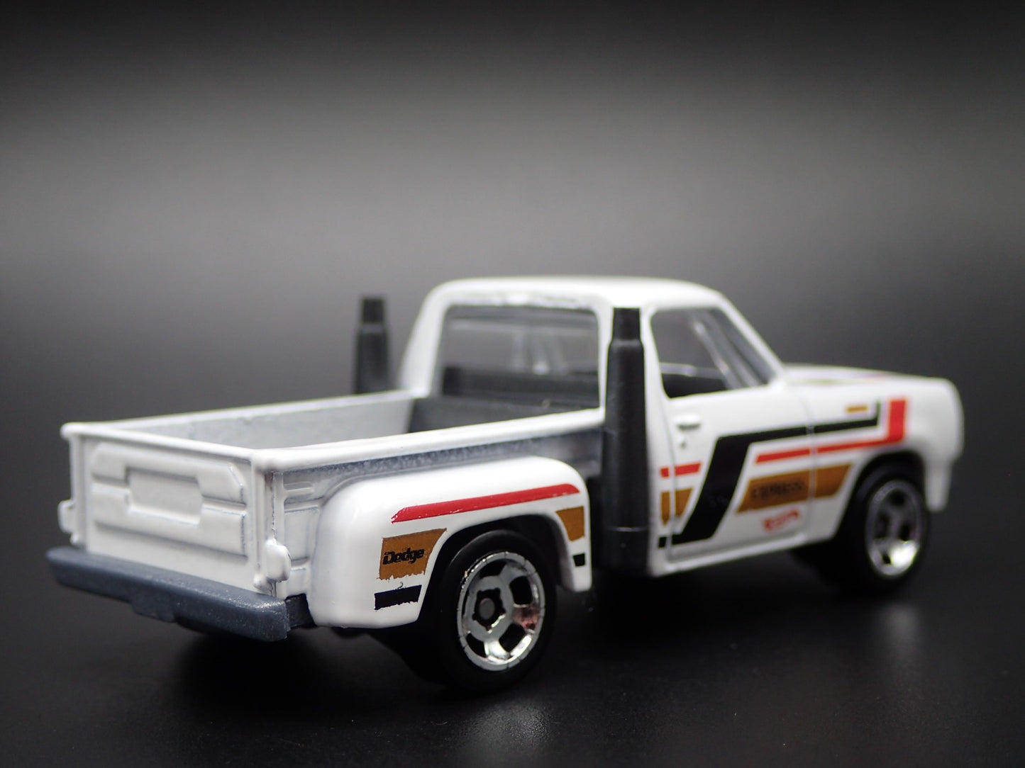 1978 78 DODGE WARLOCK PICKUP TRUCK WHITE 1/64 SCALE DIORAMA DIECAST MODEL CAR