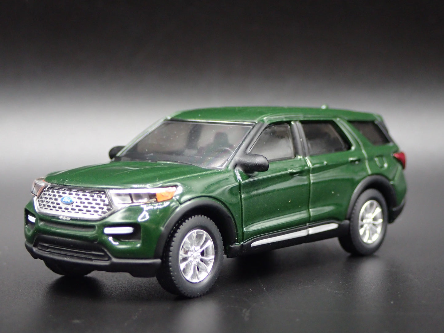 2020-2024 FORD EXPLORER LIMITED SUV RARE 1:64 SCALE DIORAMA DIECAST MODEL CAR
