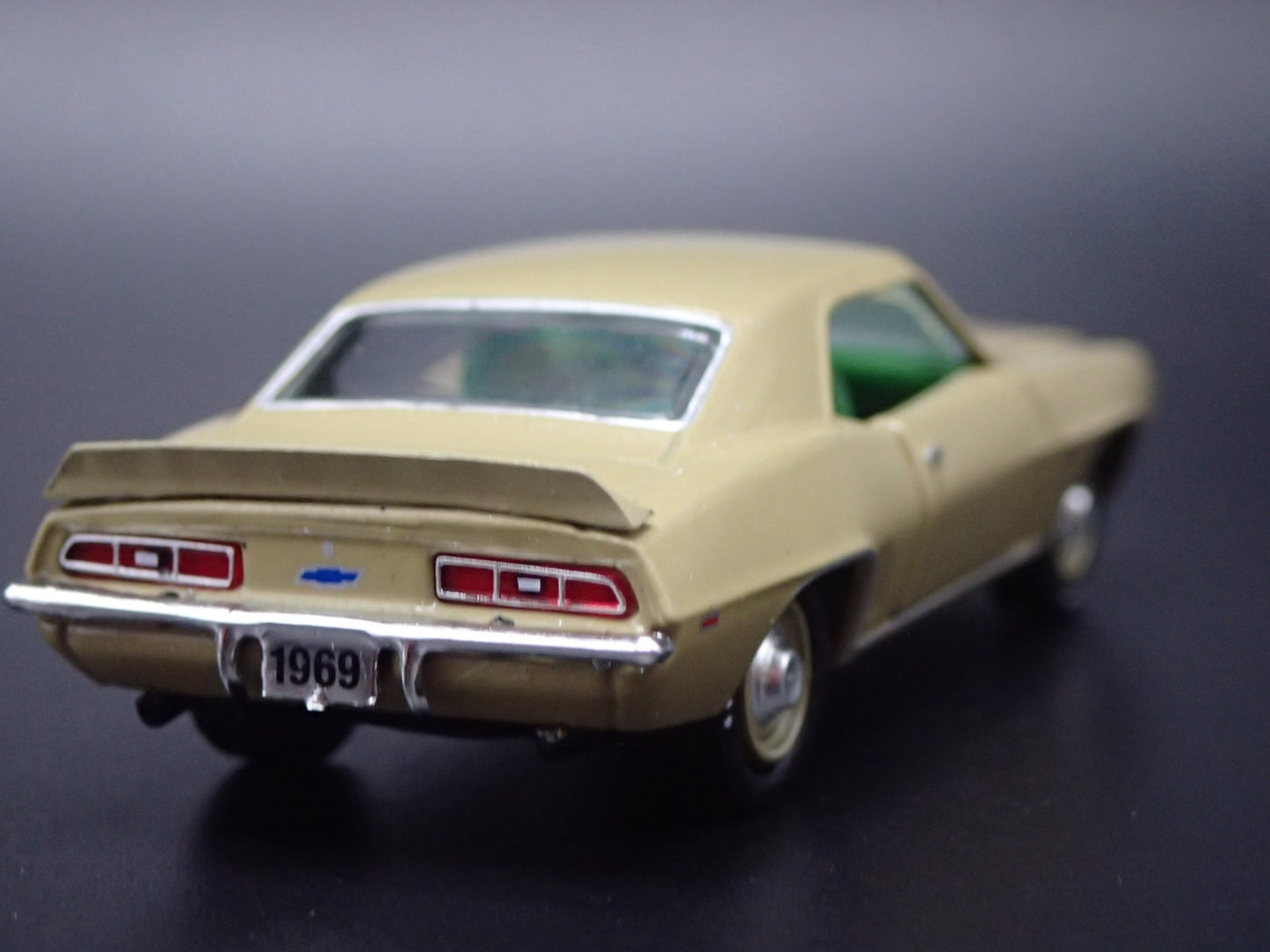 1969 69 CHEVY CHEVROLET CAMARO COPO 427 1:64 SCALE DIORAMA DIECAST MODEL CAR