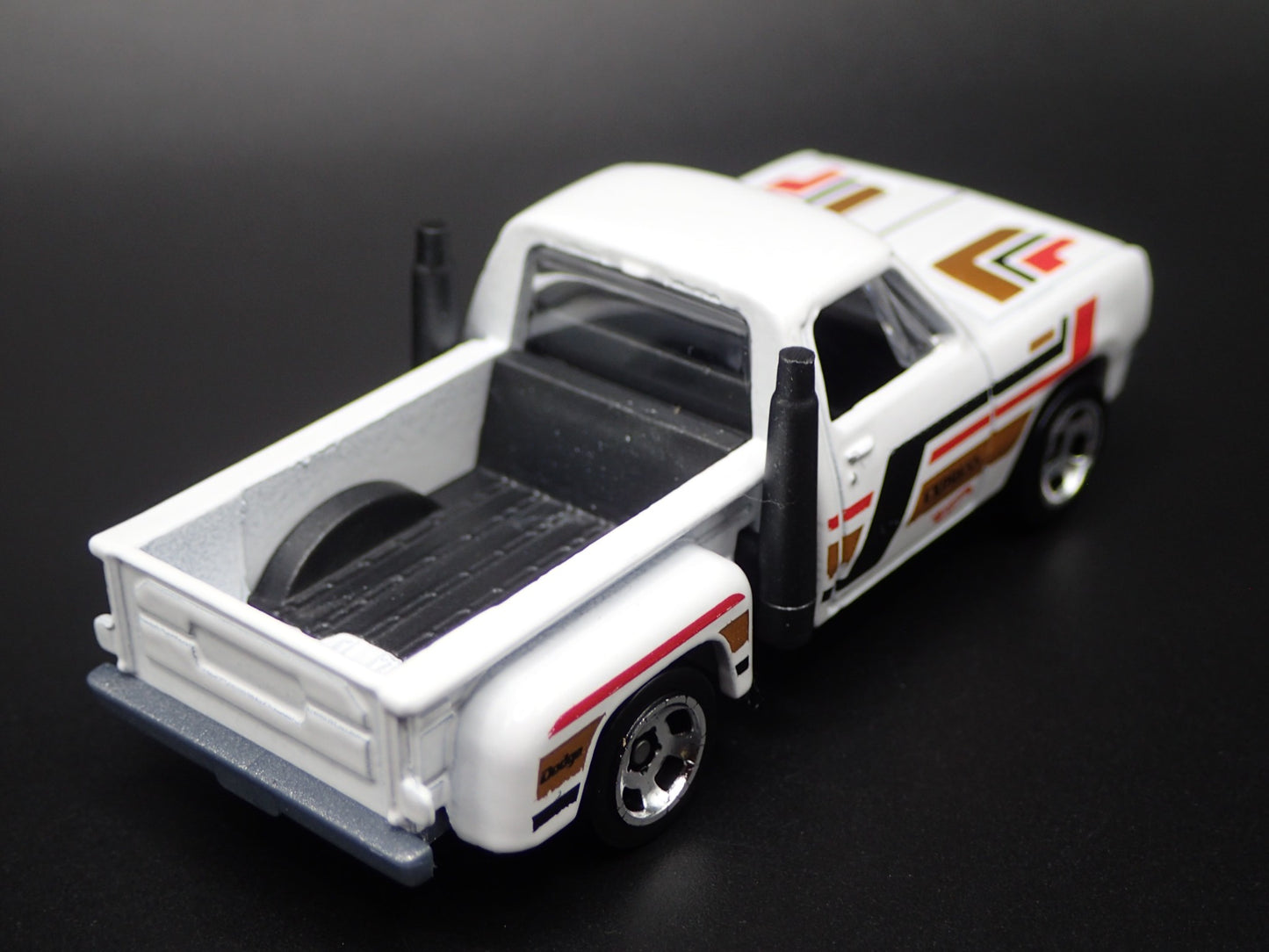 1978 78 DODGE WARLOCK PICKUP TRUCK WHITE 1/64 SCALE DIORAMA DIECAST MODEL CAR