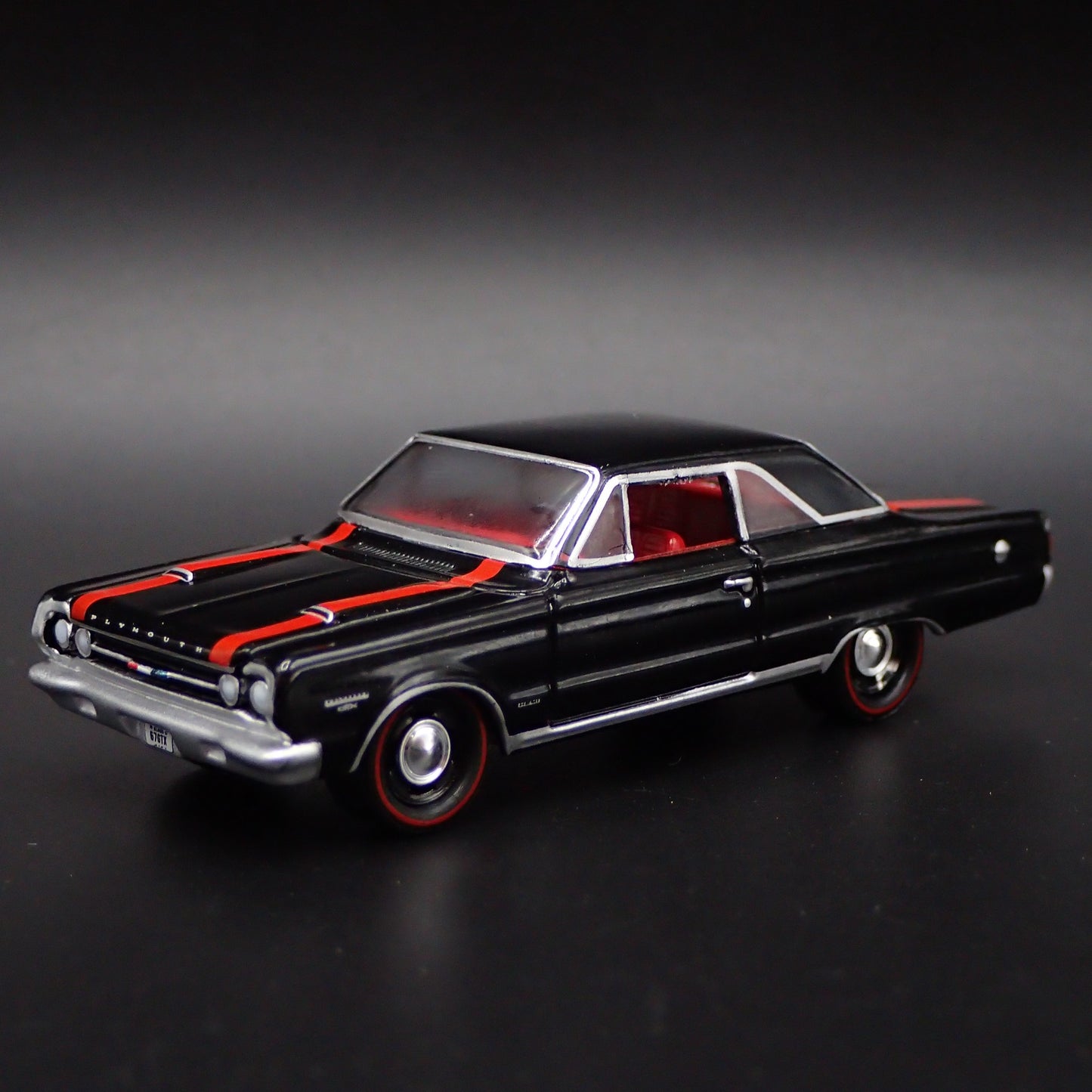 1967 67 PLYMOUTH GTX MUSCLE CAR 1/64 SCALE COLLECTIBLE DIORAMA DIECAST MODEL CAR