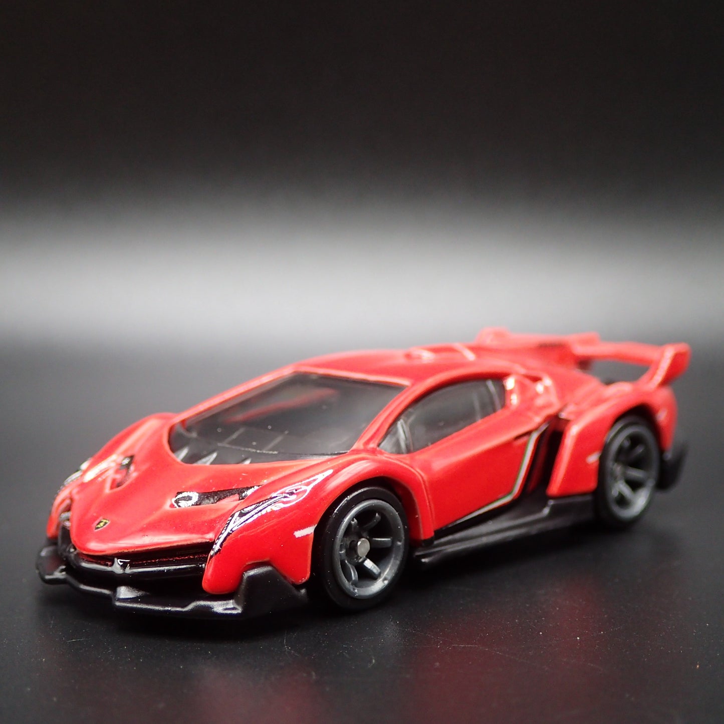 2013-2014 LAMBORGHINI VENENO SUPER CAR 1:64 SCALE COLLECTIBLE DIECAST MODEL CAR