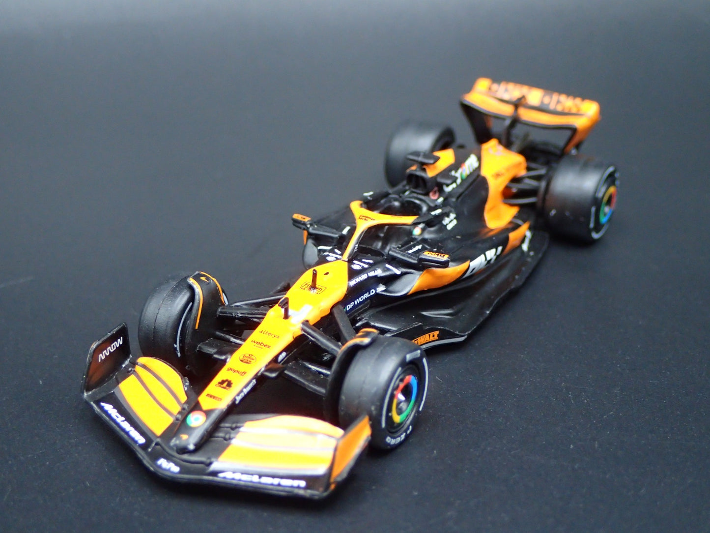 MCLAREN MCL60 2024 LIVERY SHOW CAR F1 1:64 SCALE COLLECTIBLE DIECAST MODEL CAR