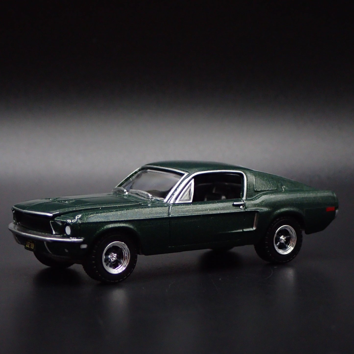 1968 68 FORD MUSTANG GT MCQUEEN BULLITT 1/64 SCALE COLLECTIBLE DIECAST MODEL CAR