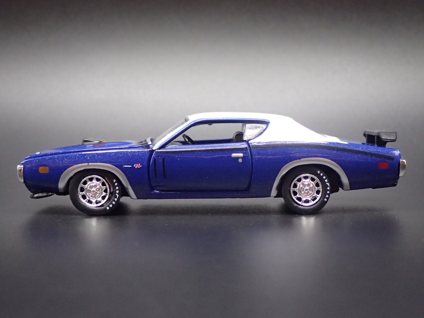 1971 71 DODGE CHARGER RT 440 6 PACK 1:64 SCALE COLLECTIBLE DIECAST MODEL CAR