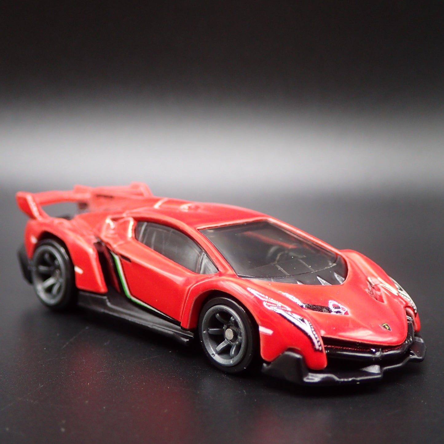 2013-2014 LAMBORGHINI VENENO SUPER CAR 1:64 SCALE COLLECTIBLE DIECAST MODEL CAR