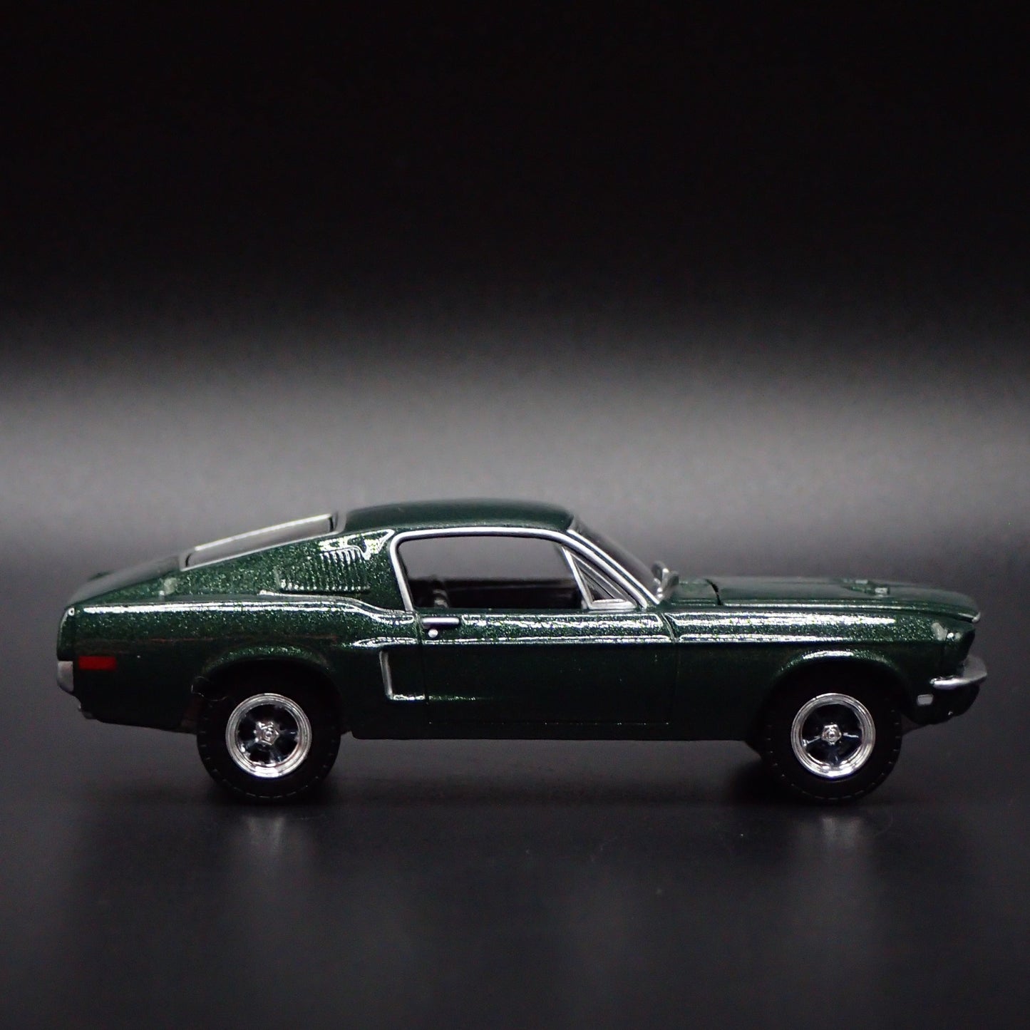 1968 68 FORD MUSTANG GT MCQUEEN BULLITT 1/64 SCALE COLLECTIBLE DIECAST MODEL CAR