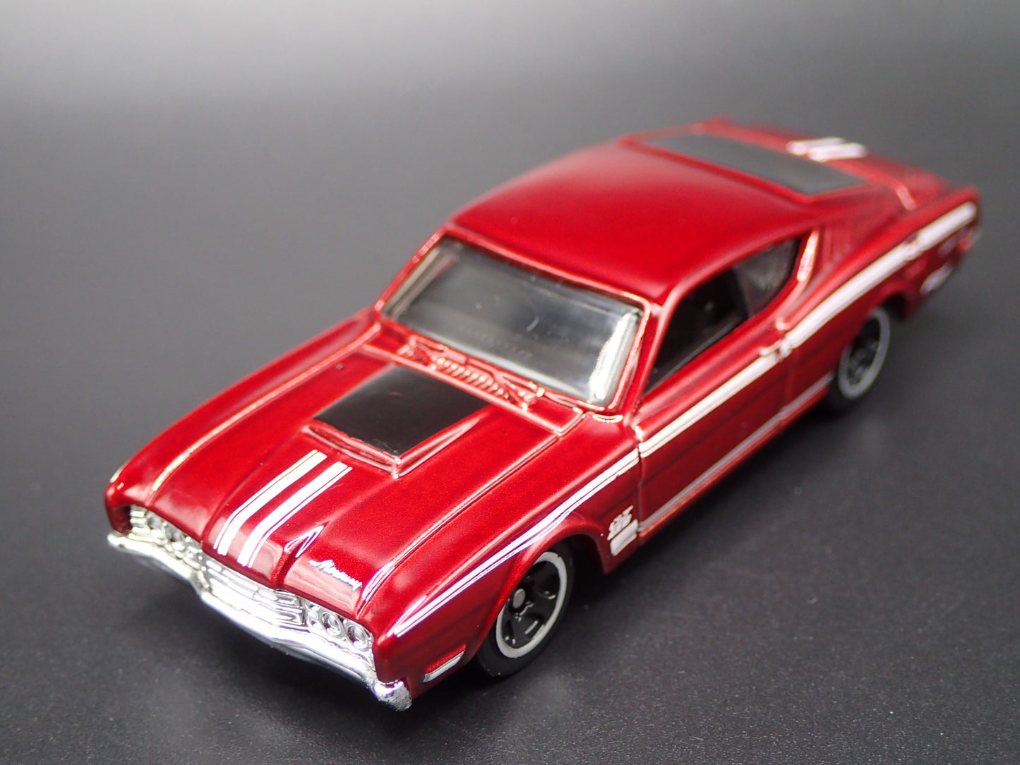 1969 69 MERC MERCURY CYCLONE BURGUNDY 1:64 SCALE COLLECTIBLE DIECAST MODEL CAR