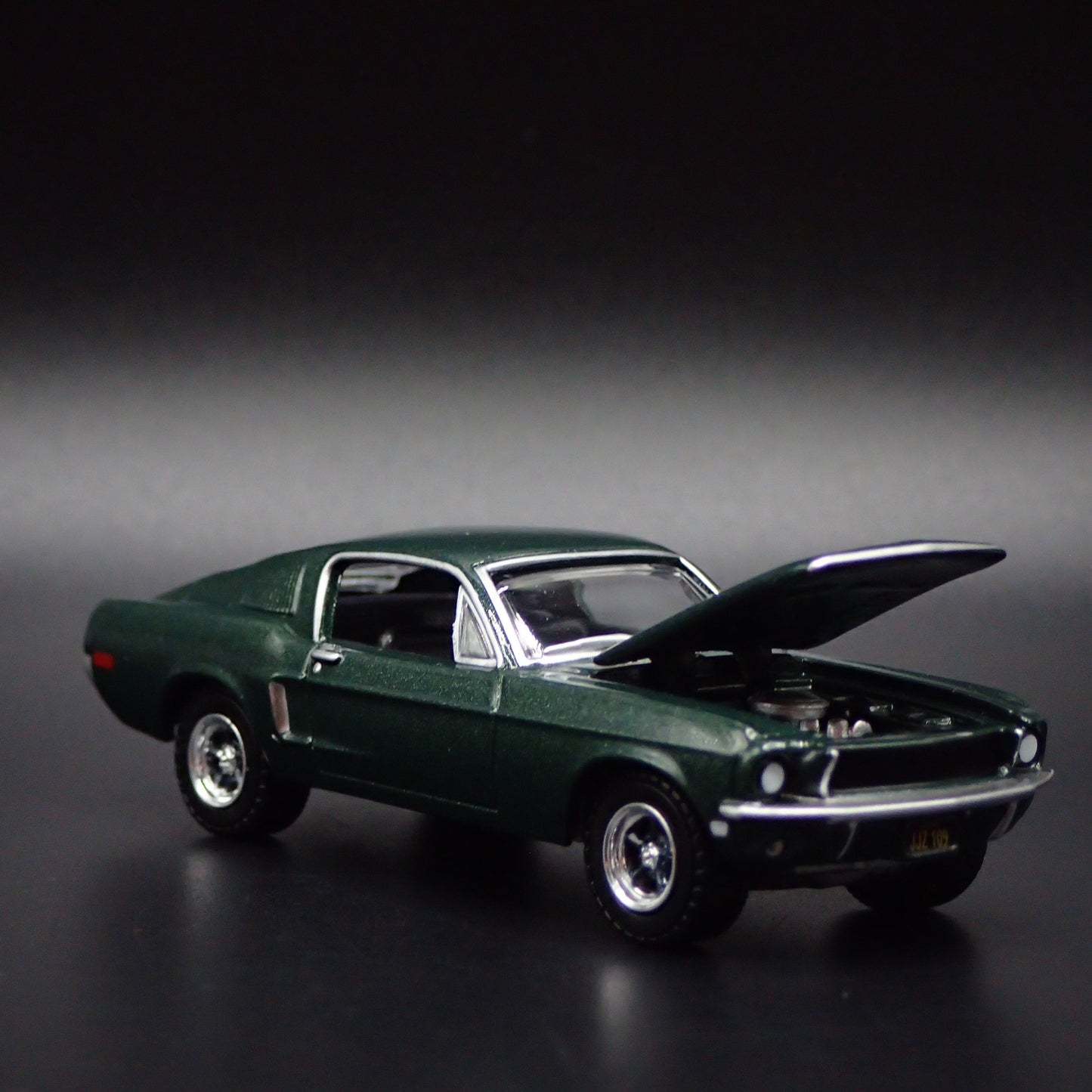 1968 68 FORD MUSTANG GT MCQUEEN BULLITT 1/64 SCALE COLLECTIBLE DIECAST MODEL CAR