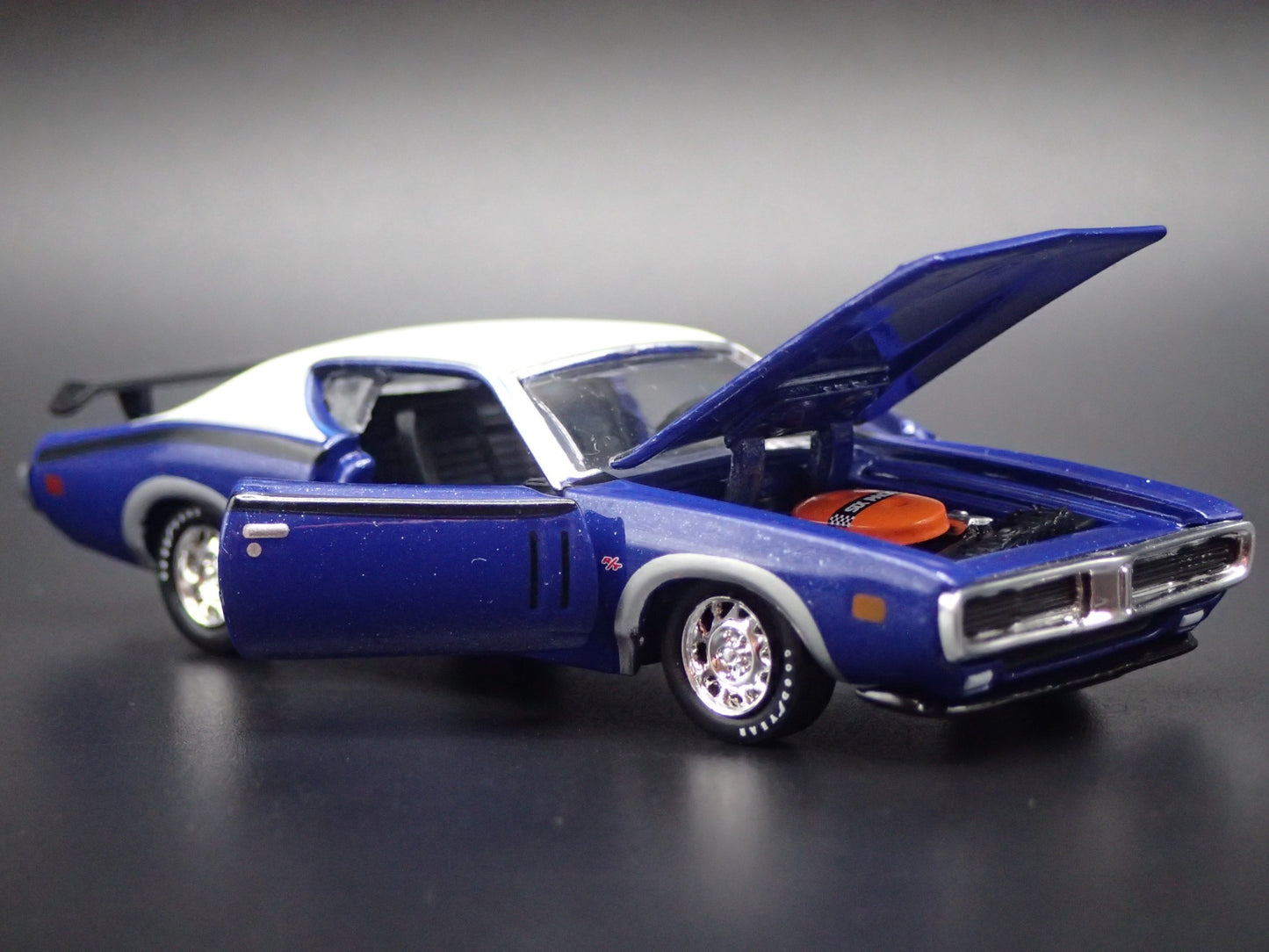 1971 71 DODGE CHARGER RT 440 6 PACK 1:64 SCALE COLLECTIBLE DIECAST MODEL CAR