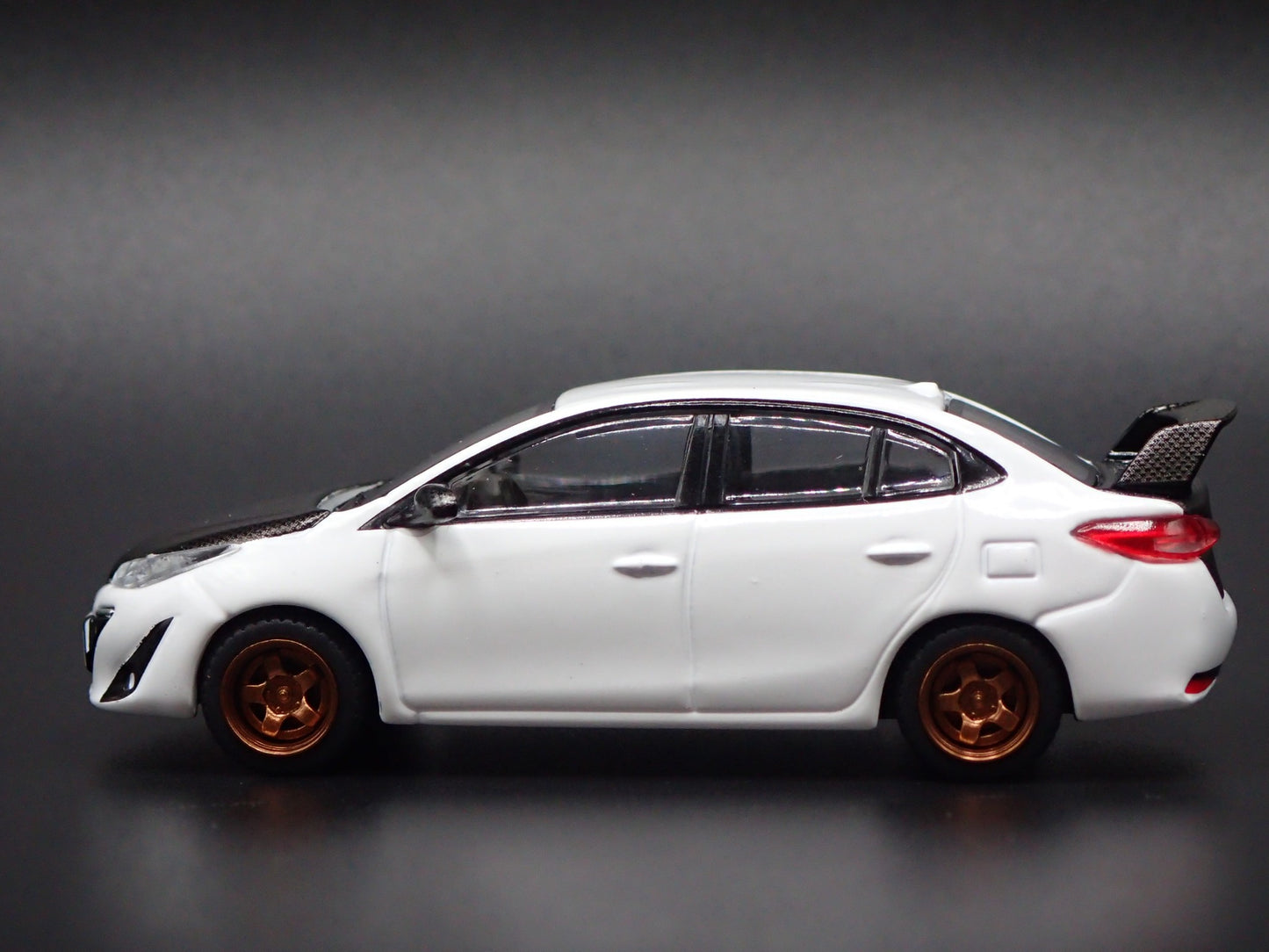 2020-2025 TOYOTA GR YARIS VIOS WHITE 1/64 SCALE COLLECTIBLE DIECAST MODEL CAR