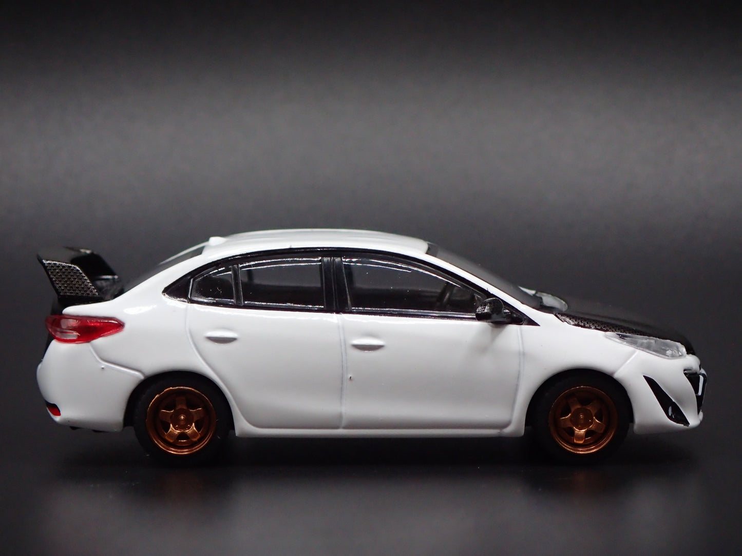 2020-2025 TOYOTA GR YARIS VIOS WHITE 1/64 SCALE COLLECTIBLE DIECAST MODEL CAR