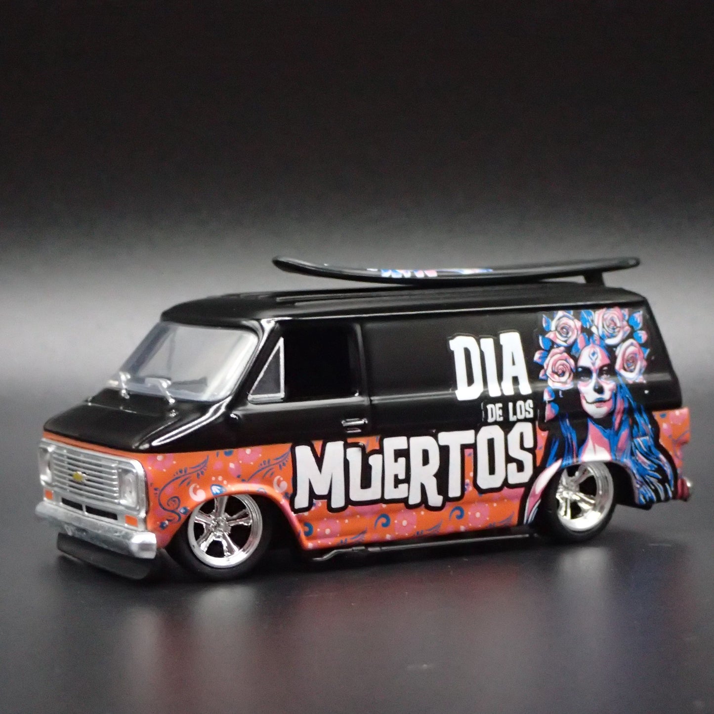 1971 71 CHEVY CHEVROLET VAN G10 DIA DE LOS MUERTOS 1:64 SCALE DIECAST MODEL CAR