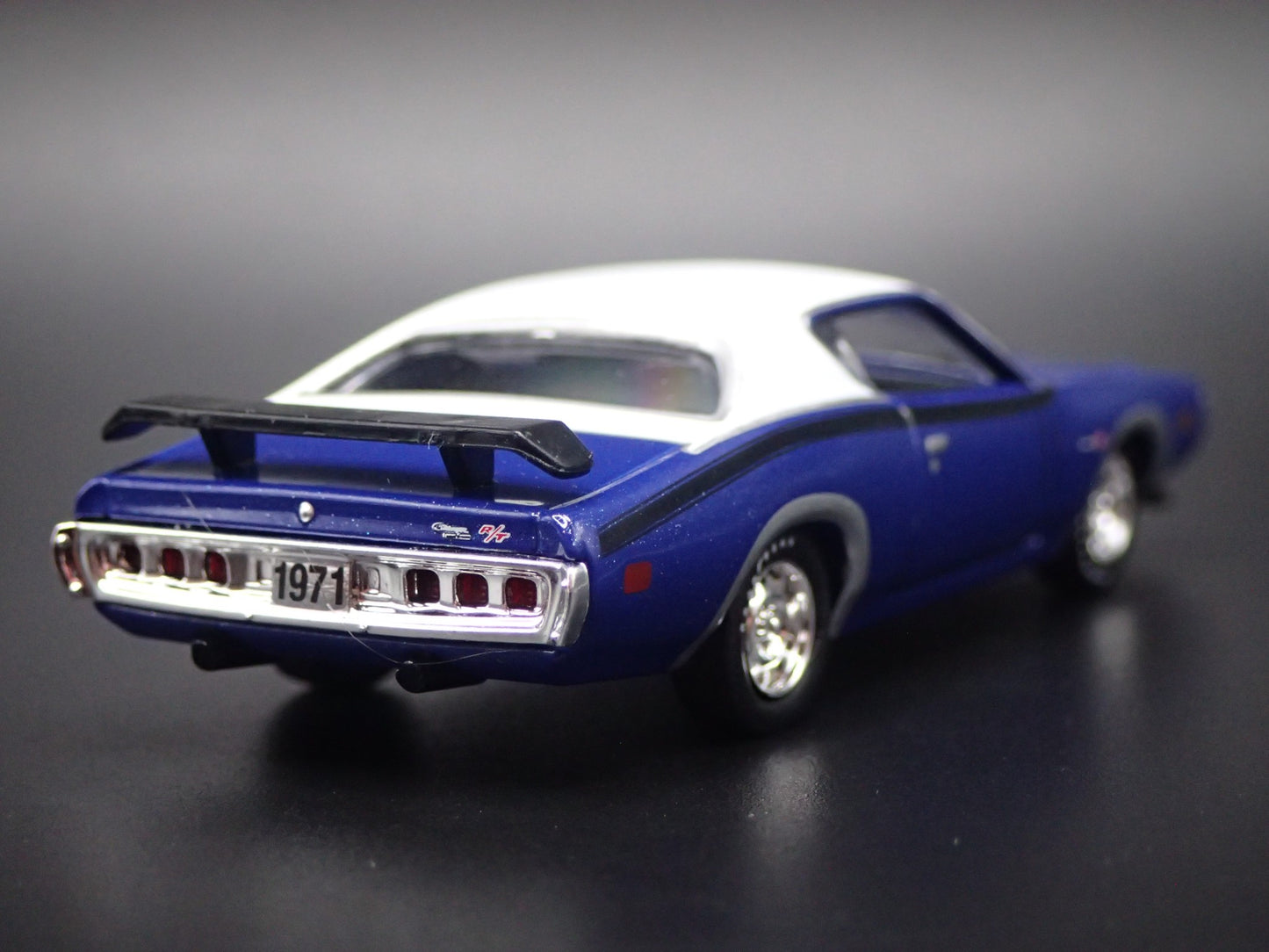 1971 71 DODGE CHARGER RT 440 6 PACK 1:64 SCALE COLLECTIBLE DIECAST MODEL CAR