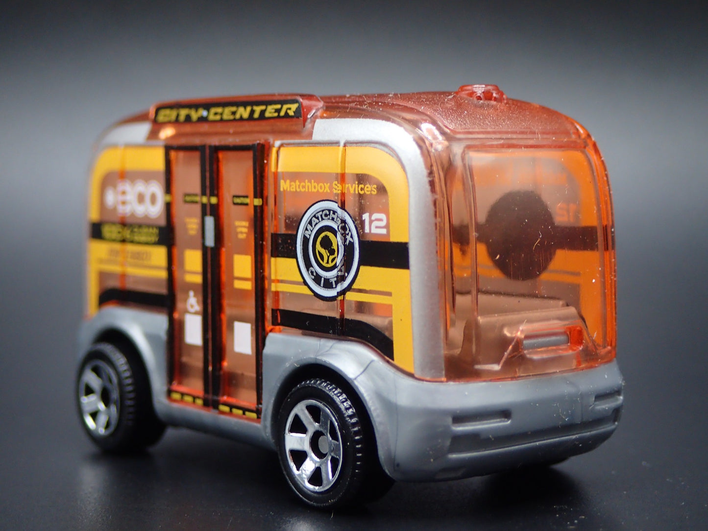 SELF DRIVING BUS CITY CENTER 1:64 MB SCALE COLLECTIBLE DIORAMA DIECAST MODEL CAR