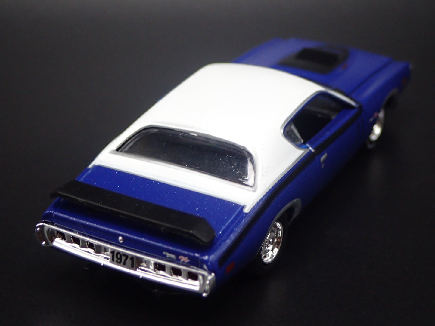 1971 71 DODGE CHARGER RT 440 6 PACK 1:64 SCALE COLLECTIBLE DIECAST MODEL CAR