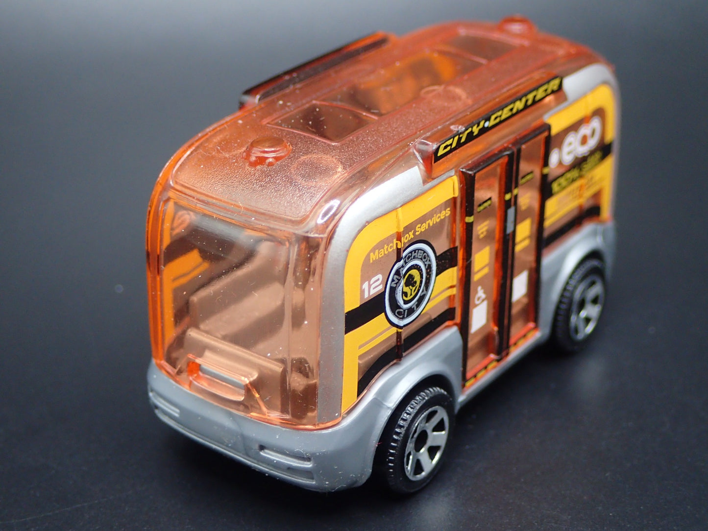 SELF DRIVING BUS CITY CENTER 1:64 MB SCALE COLLECTIBLE DIORAMA DIECAST MODEL CAR