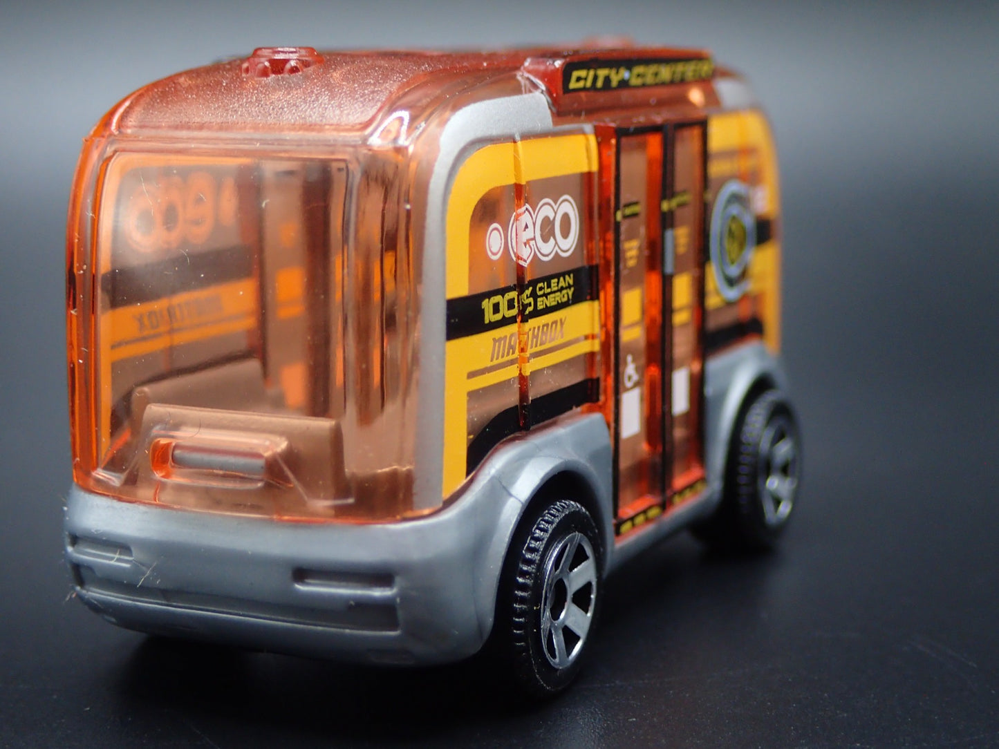SELF DRIVING BUS CITY CENTER 1:64 MB SCALE COLLECTIBLE DIORAMA DIECAST MODEL CAR
