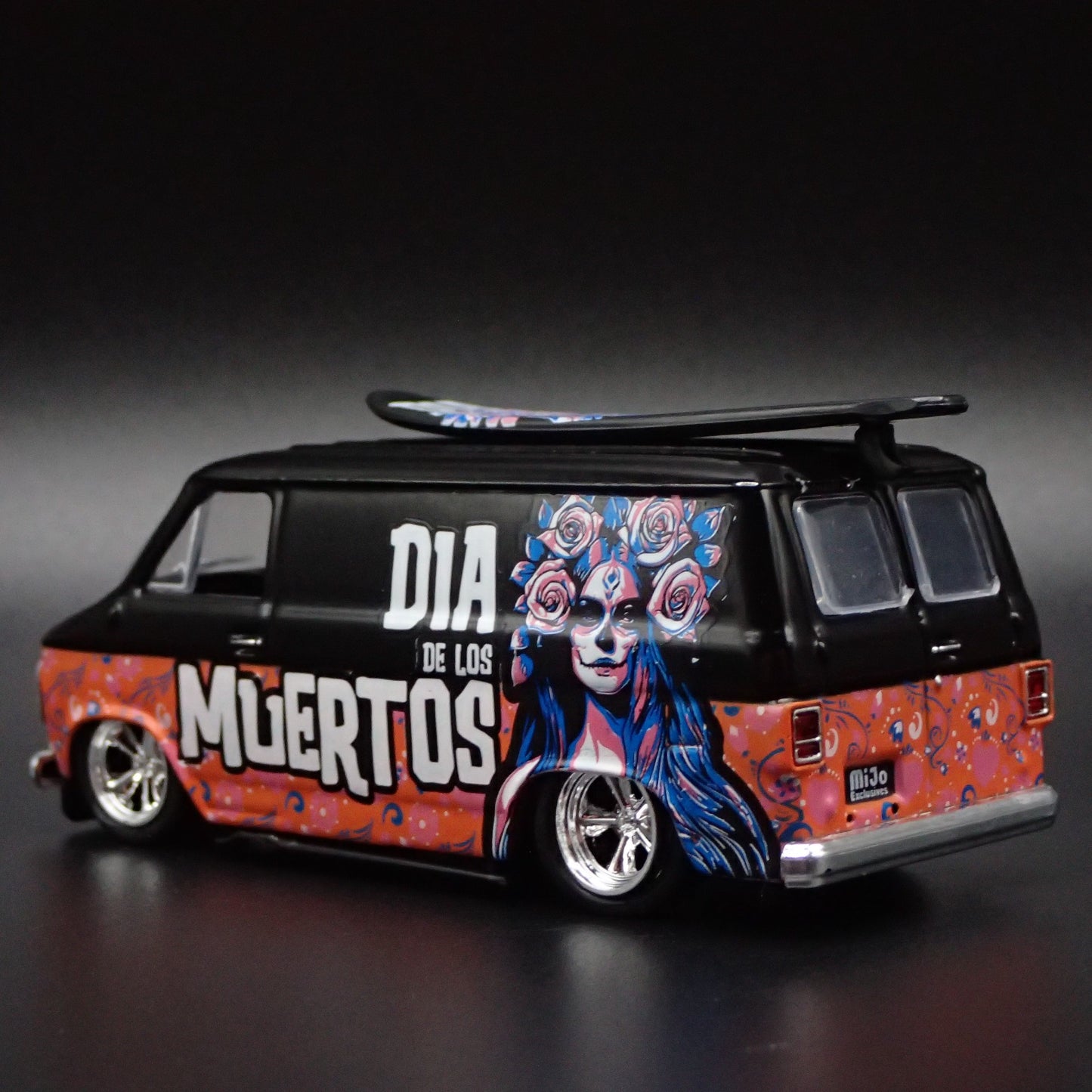 1971 71 CHEVY CHEVROLET VAN G10 DIA DE LOS MUERTOS 1:64 SCALE DIECAST MODEL CAR