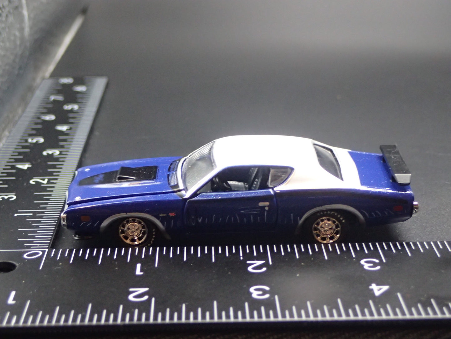 1971 71 DODGE CHARGER RT 440 6 PACK 1:64 SCALE COLLECTIBLE DIECAST MODEL CAR