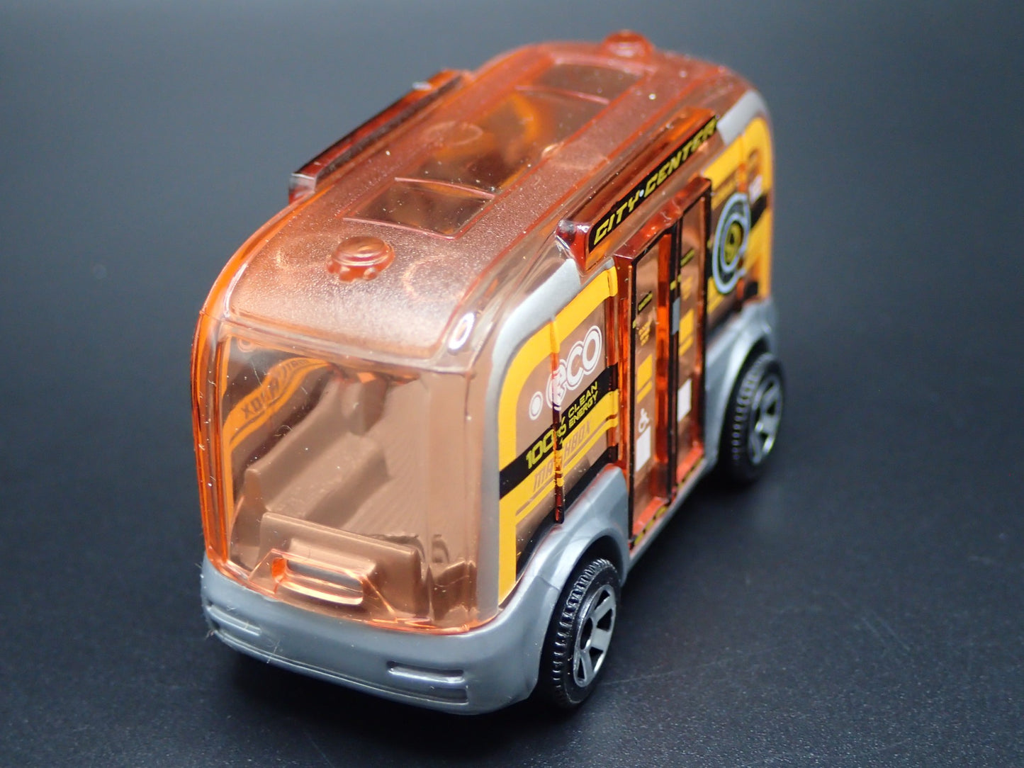 SELF DRIVING BUS CITY CENTER 1:64 MB SCALE COLLECTIBLE DIORAMA DIECAST MODEL CAR