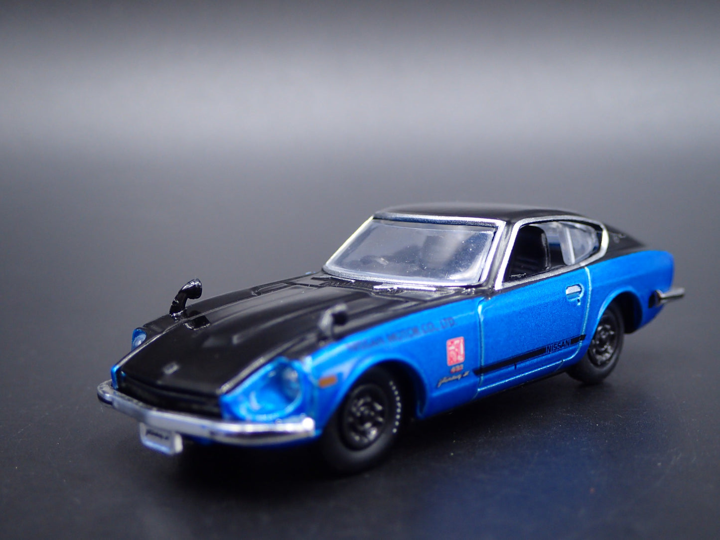1970-1973 NISSAN FAIRLADY Z 240Z Z432 JDM1:64 SCALE DIORAMA DIECAST MODEL CAR