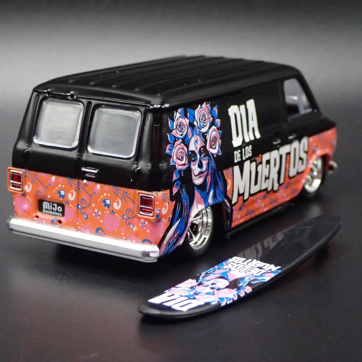 1971 71 CHEVY CHEVROLET VAN G10 DIA DE LOS MUERTOS 1:64 SCALE DIECAST MODEL CAR