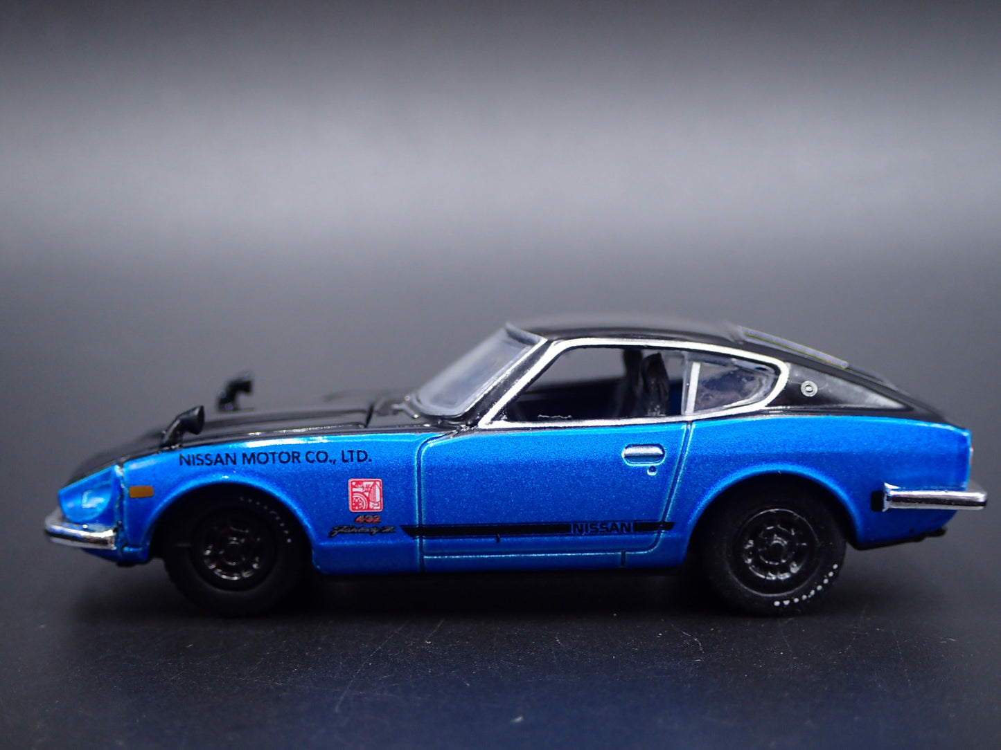 1970-1973 NISSAN FAIRLADY Z 240Z Z432 JDM1:64 SCALE DIORAMA DIECAST MODEL CAR