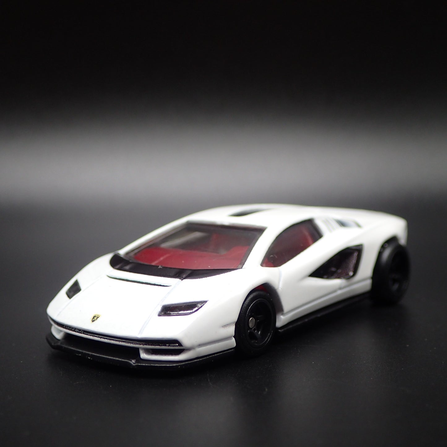 2021 21 LAMBORGHINI COUNTACH LPI 800-4 1:64 SCALE COLLECTIBLE DIECAST MODEL CAR