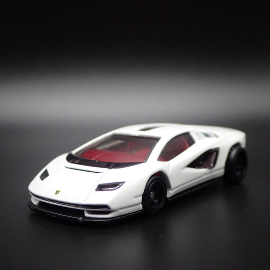 2021 21 LAMBORGHINI COUNTACH LPI 800-4 1:64 SCALE COLLECTIBLE DIECAST MODEL CAR