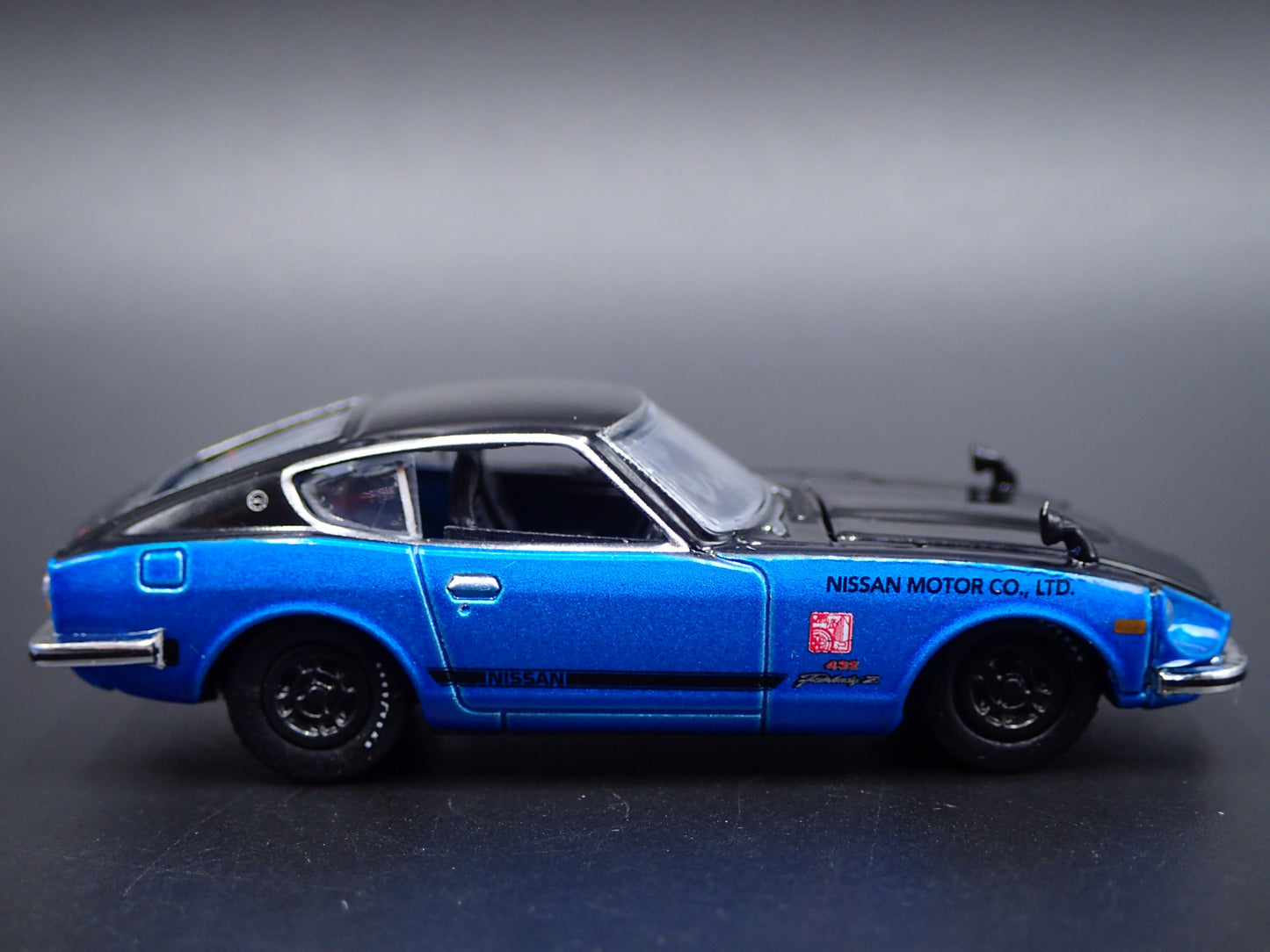 1970-1973 NISSAN FAIRLADY Z 240Z Z432 JDM1:64 SCALE DIORAMA DIECAST MODEL CAR