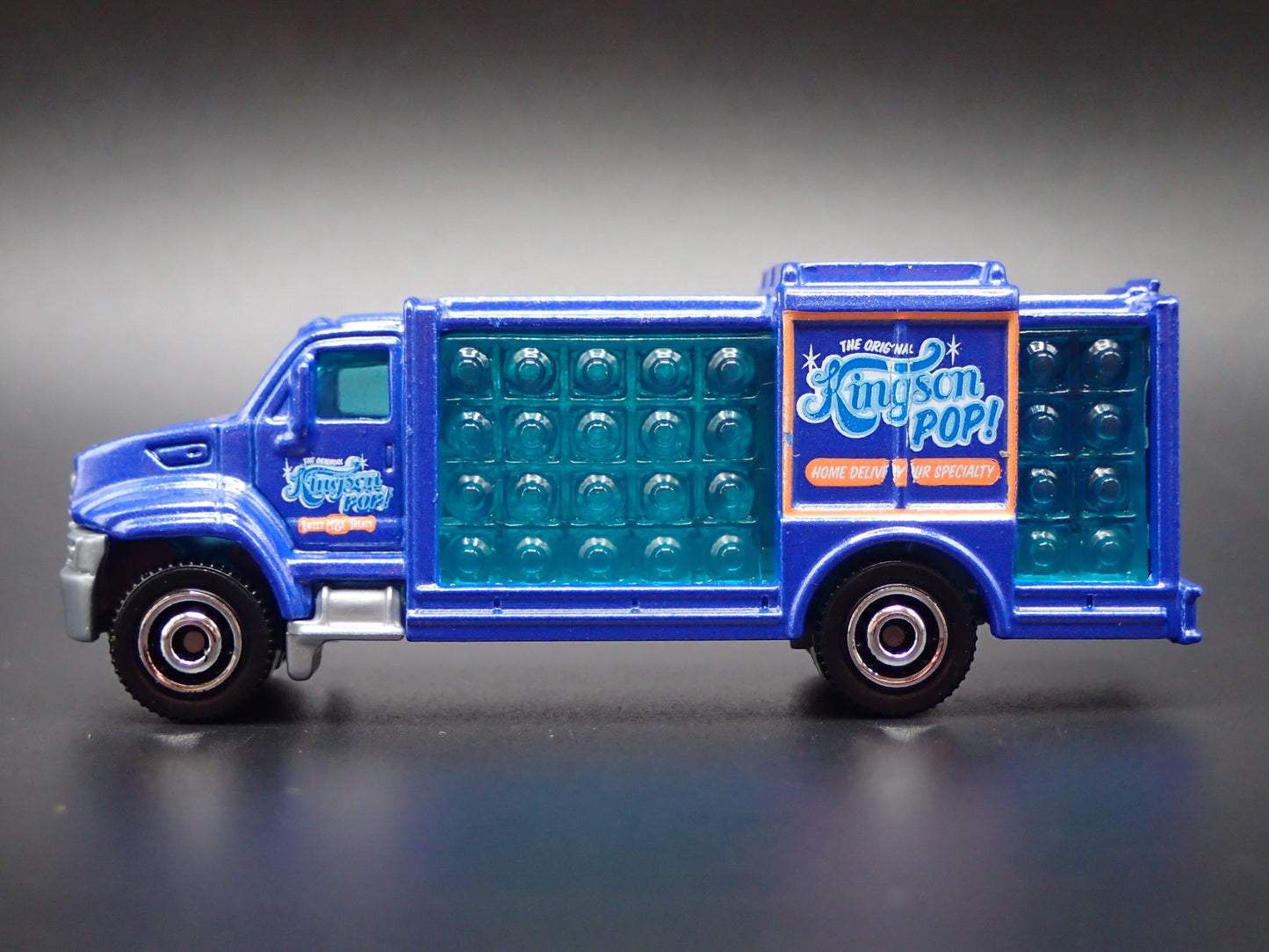 SODA POP BOTTLE TRUCK PURPLE 1/64 MB SCALE COLLECTIBLE DIORAMA DIECAST MODEL CAR